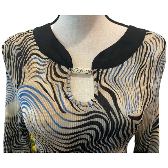 NICOLA Black, Tan, and Blue Patterned Pleated Top - Picture 2 of 6